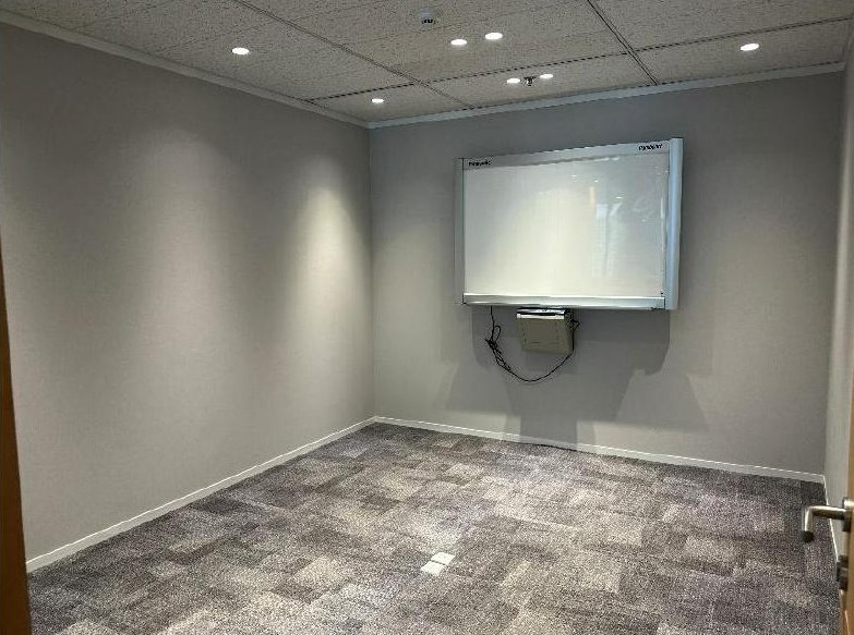 Unit 1902 photo 3
