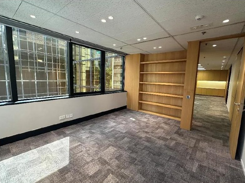 Unit 1902 photo 4