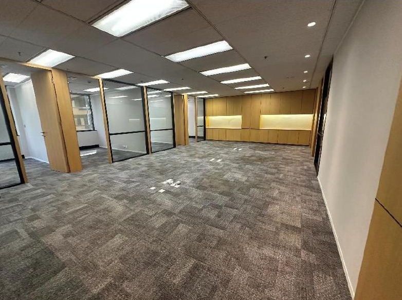 Unit 1902 photo 5