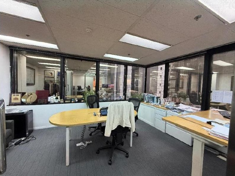 Unit 1602 photo 4